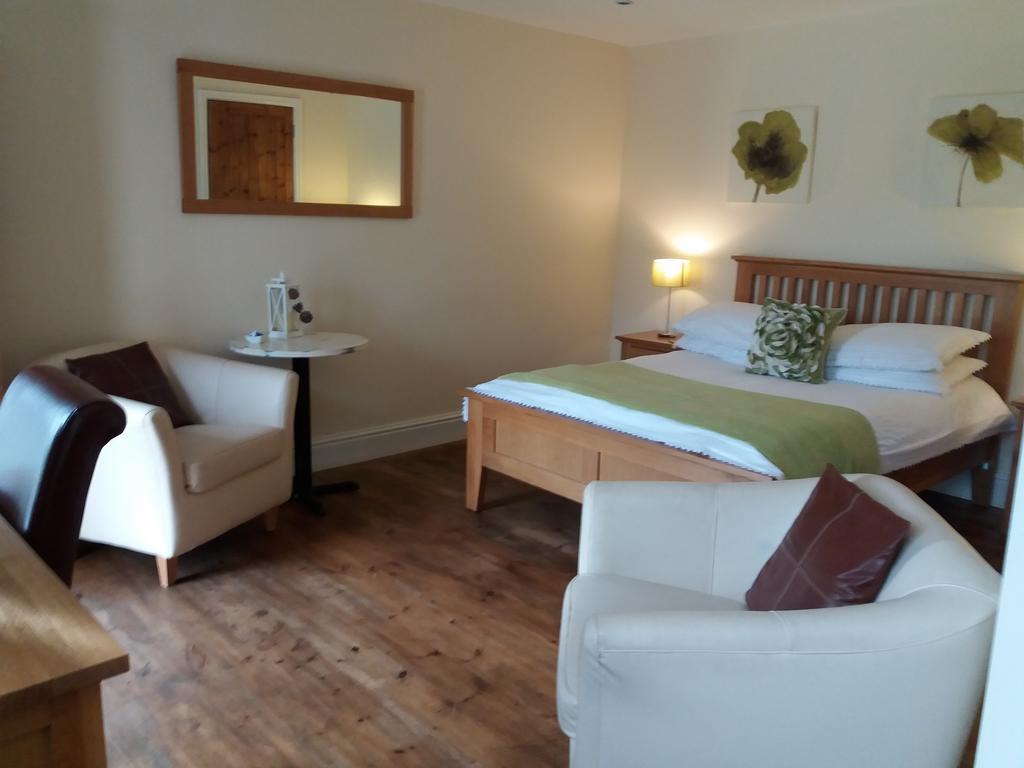 The Stables - Deer Park Farm Bed & Breakfast โซลิฮัล ภายนอก รูปภาพ